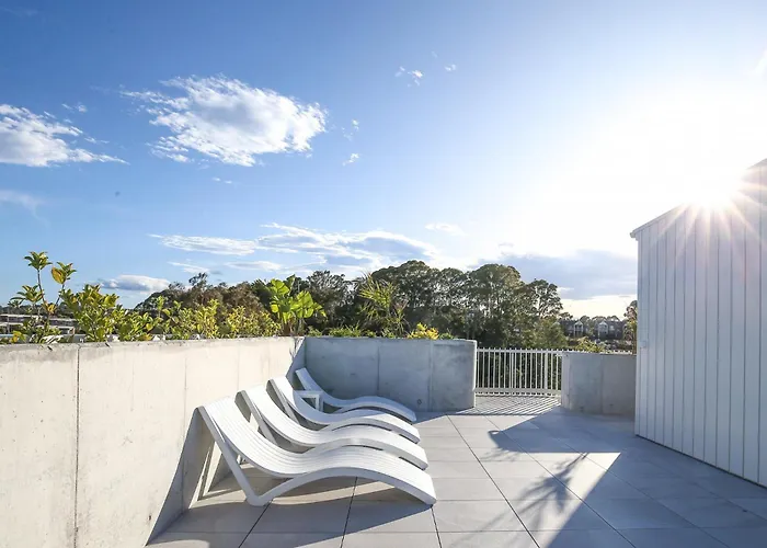 Lavish Coastal 2-Bed With Stunning Ocean Views