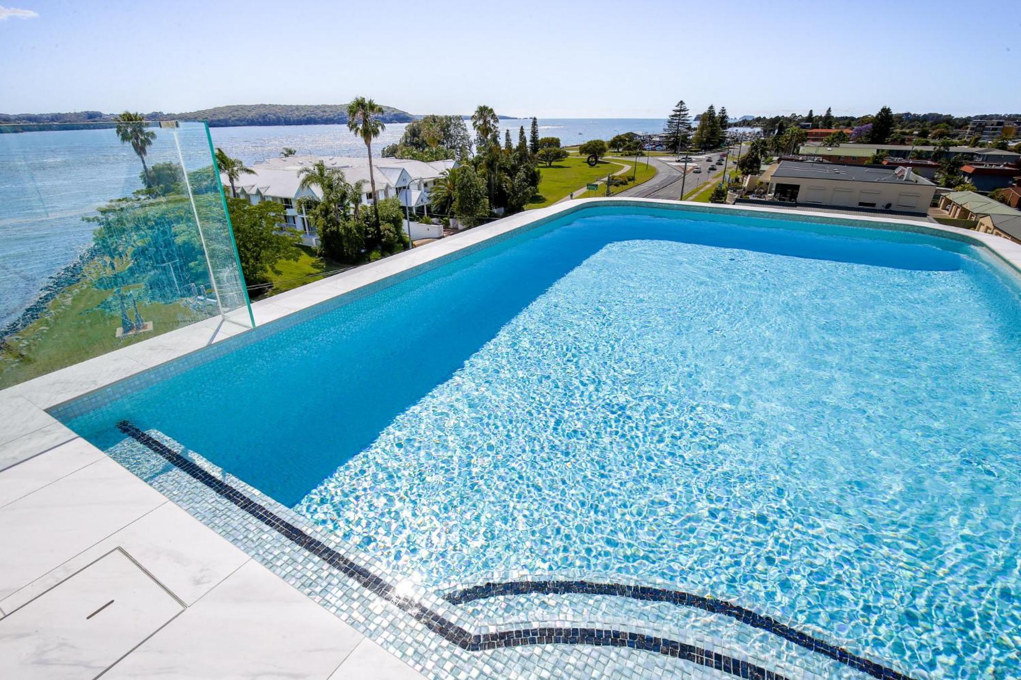 Lavish Coastal 2-bed With Stunning Ocean Views Apartment *